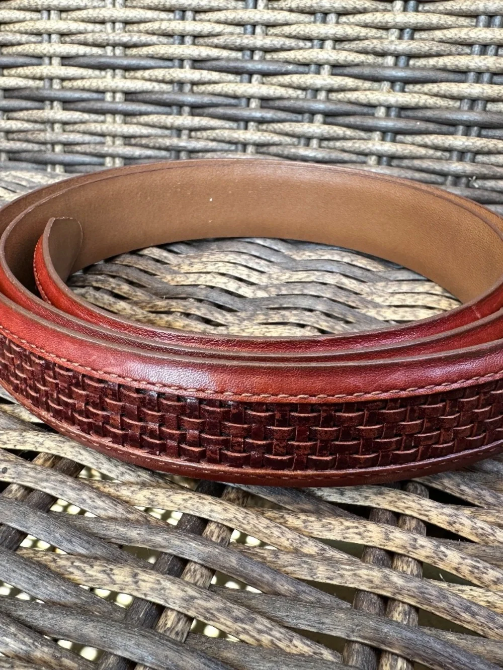 ALLEN EDMONDS Cognac Brown Woven Calfskin Leather Dress Belt 28006 USA Sz 42